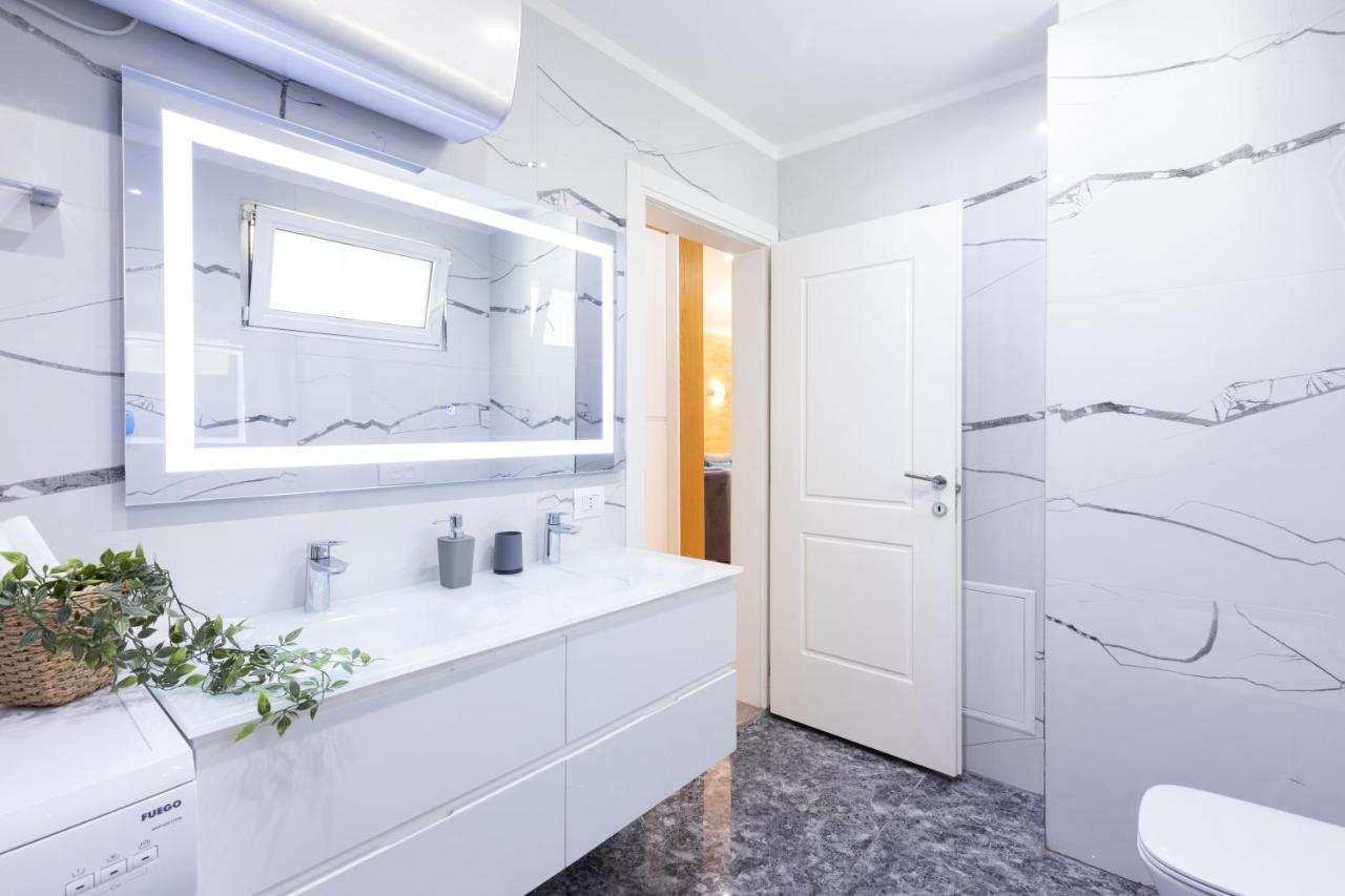Exclusive 2 Bedrooms Apartment Tirana Eksteriør billede
